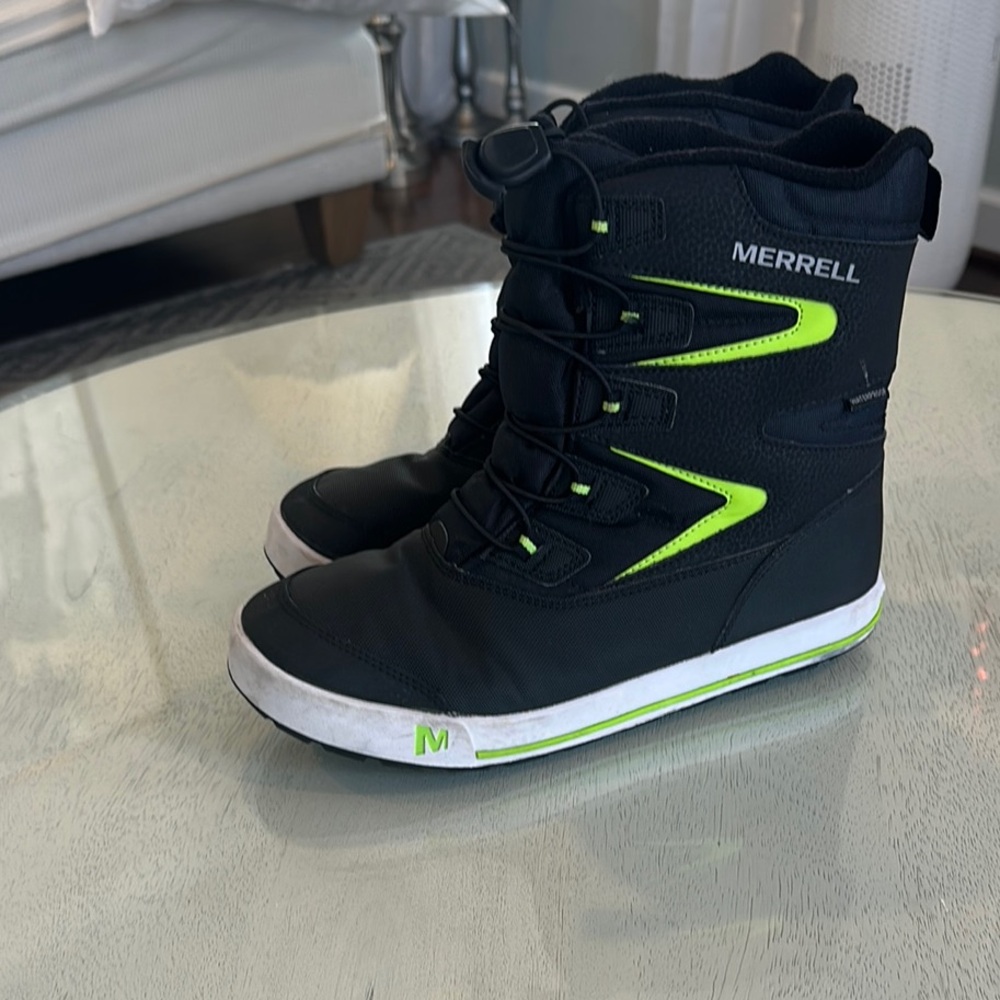 LIKE NEW Merrell Kids Black and Green Boots